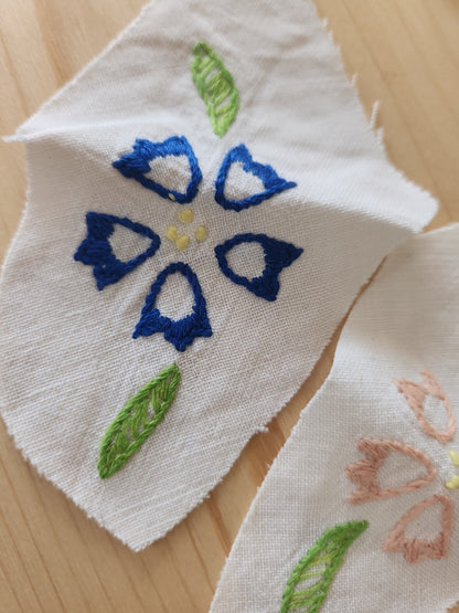 Trio  petites broderies anciennes fleur creation couleur recup T1-4