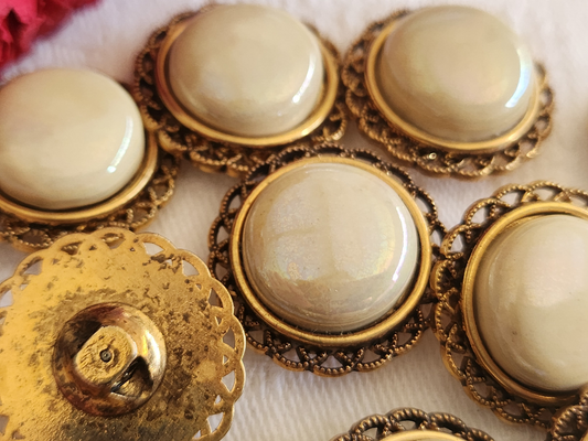 Lot 6 superbes boutons vintage coeur beige reflet modoré 2,3 cm ref 732