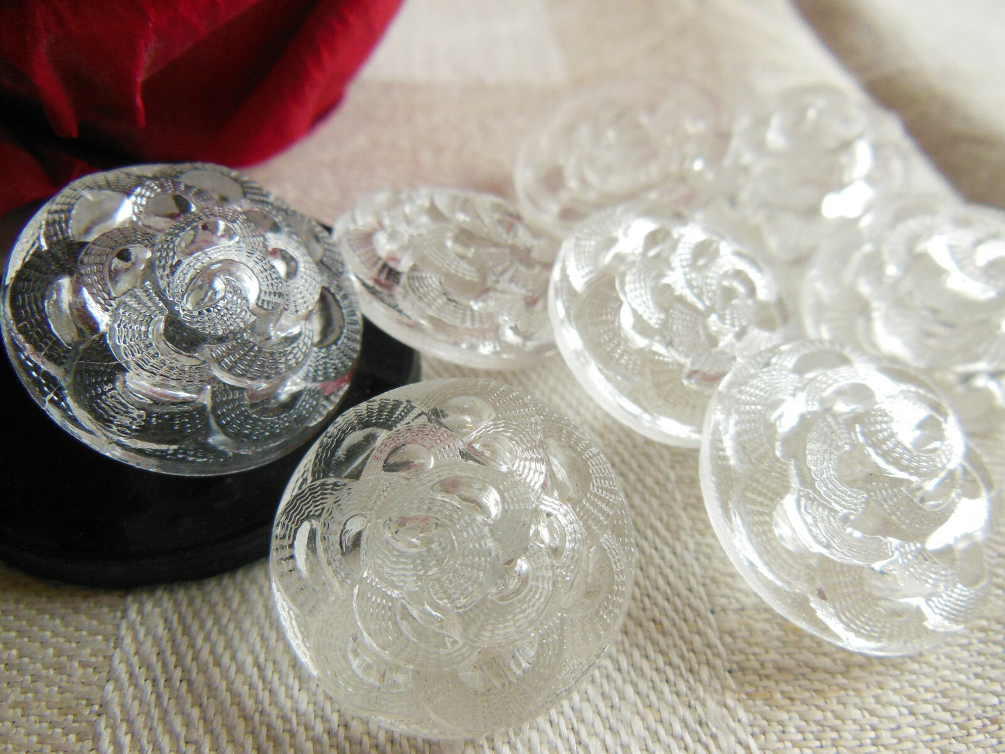 Lot 6 gros et beaux boutons anciens en verre transparent  2,2 cm ref 3859
