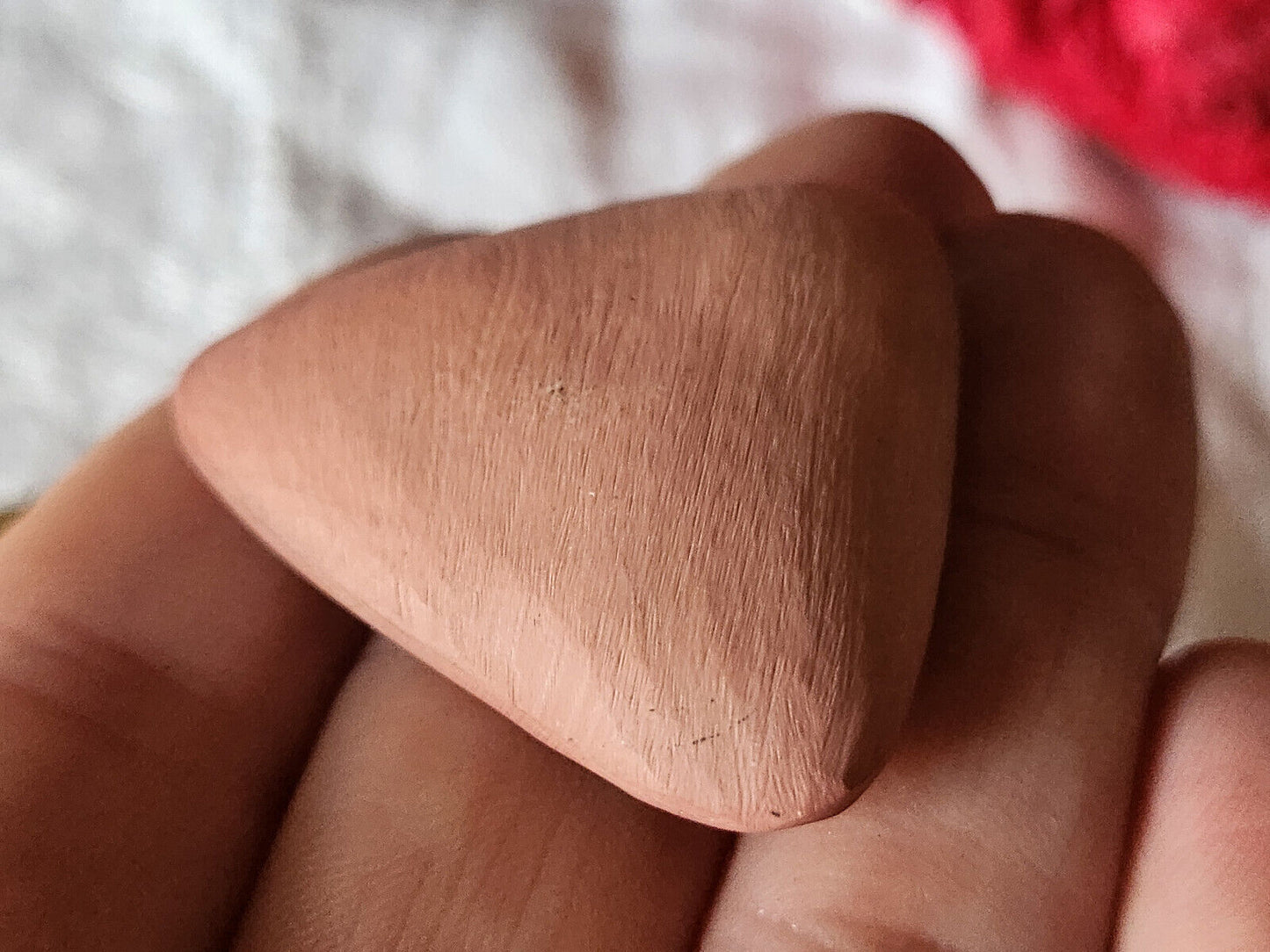 Gros bouton vintage rose forme triangle  4 cm pied D19P