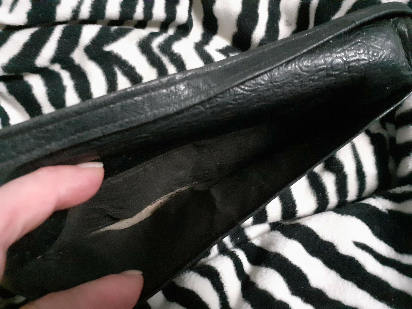 Ancien sac en main noir marron en cuir motif retro vintage pochette