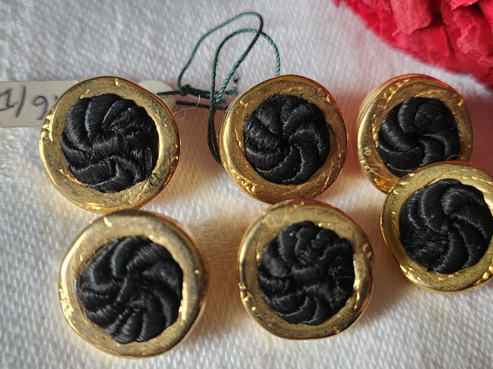 Lot 6 boutons vintage métal et passementerie  noir pied 1,4 cm ref 1776