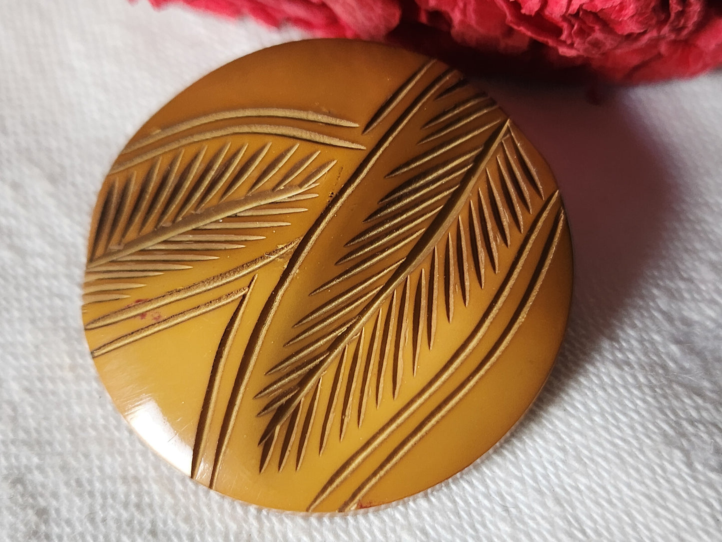Collection bouton ancien camel camaieu motif feuillage relief 3,3 cm G8O