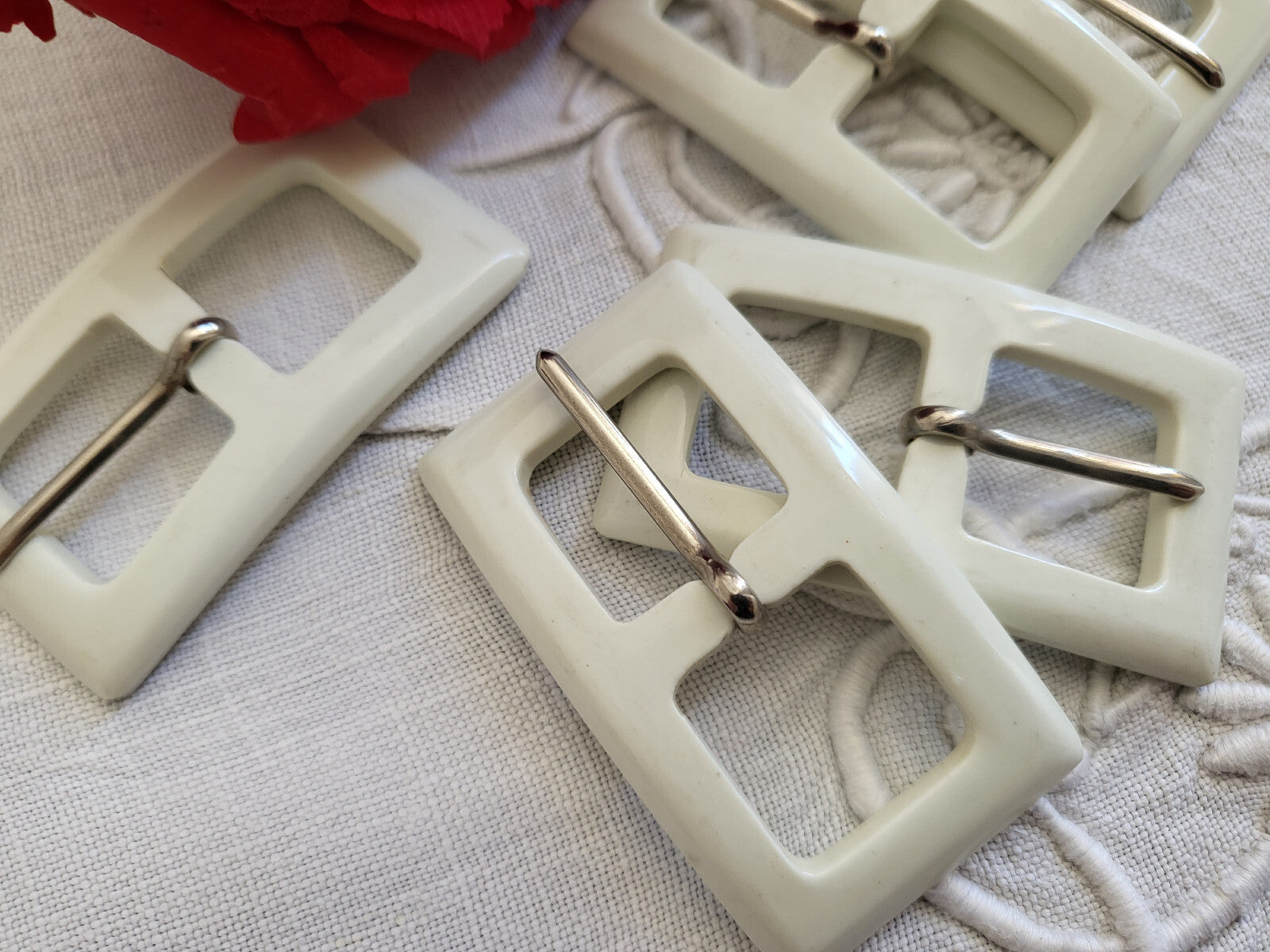 Duo boucles de ceinture vintage créme 2,8 sur 5,1 cm  ME4-10