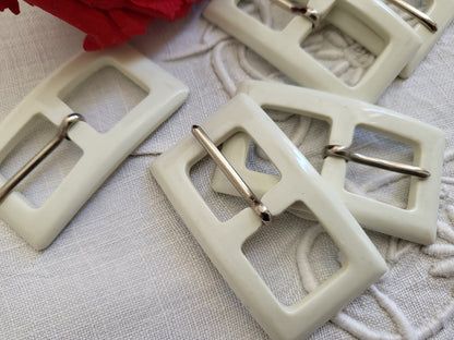 Duo boucles de ceinture vintage créme 2,8 sur 5,1 cm  ME4-10