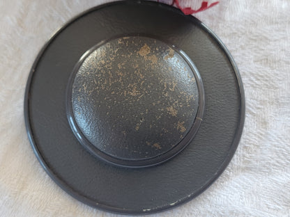 Enorme bouton ancien en cuir forme chapeau gris 6 cm ou 60 mm T7