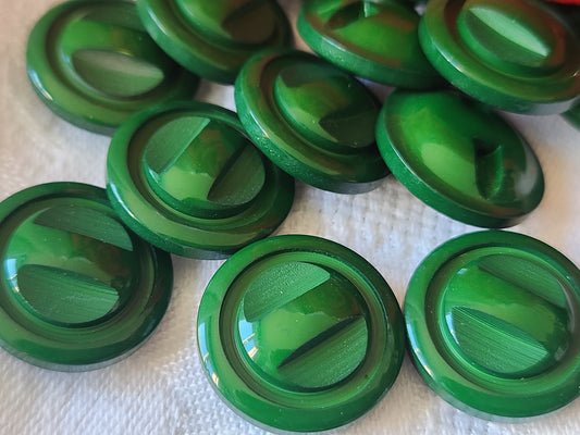 Lot 10 boutons vintage vert travaillé à pied 1,9 cm ref 5016