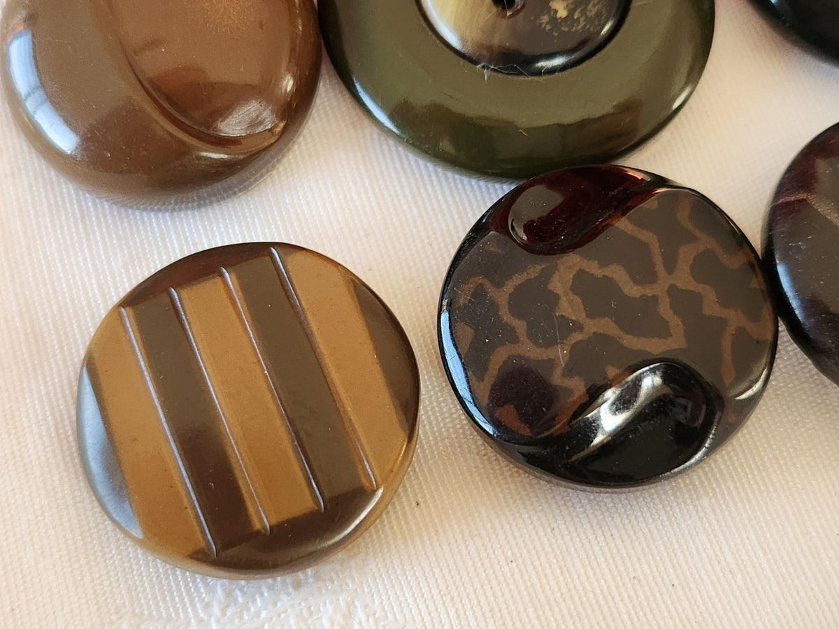 Lot 6 boutons anciens celluloïd 2,7 cm à 3,5 cm collection ref 6640