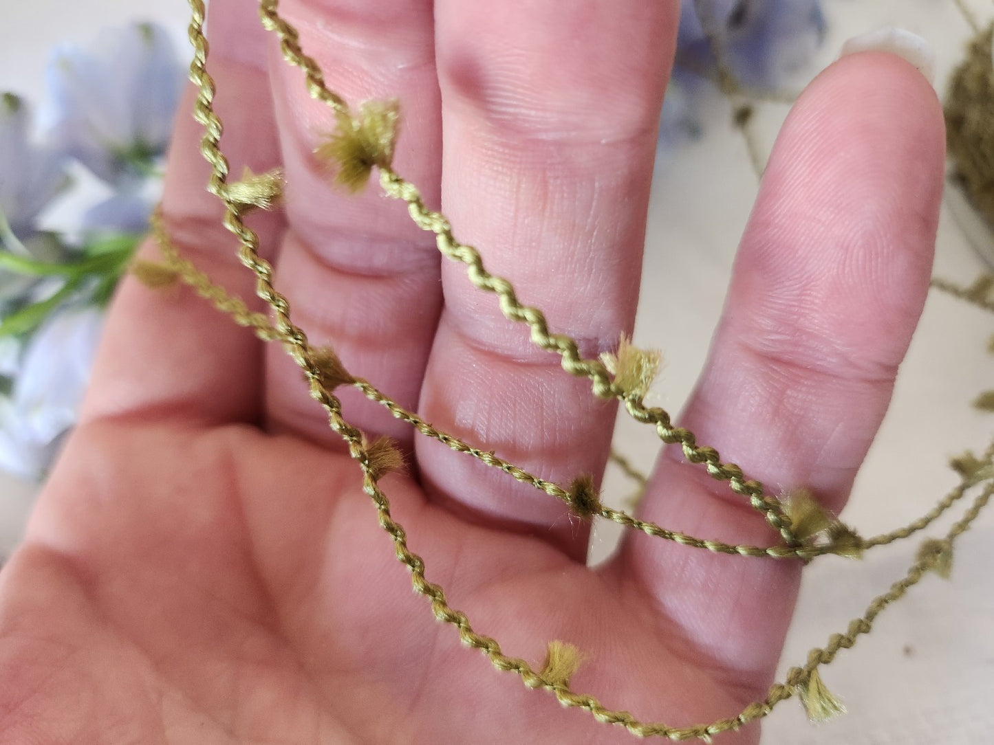 Galon made in France vert lacet pompons fil métal 5 métres hyper fin A3