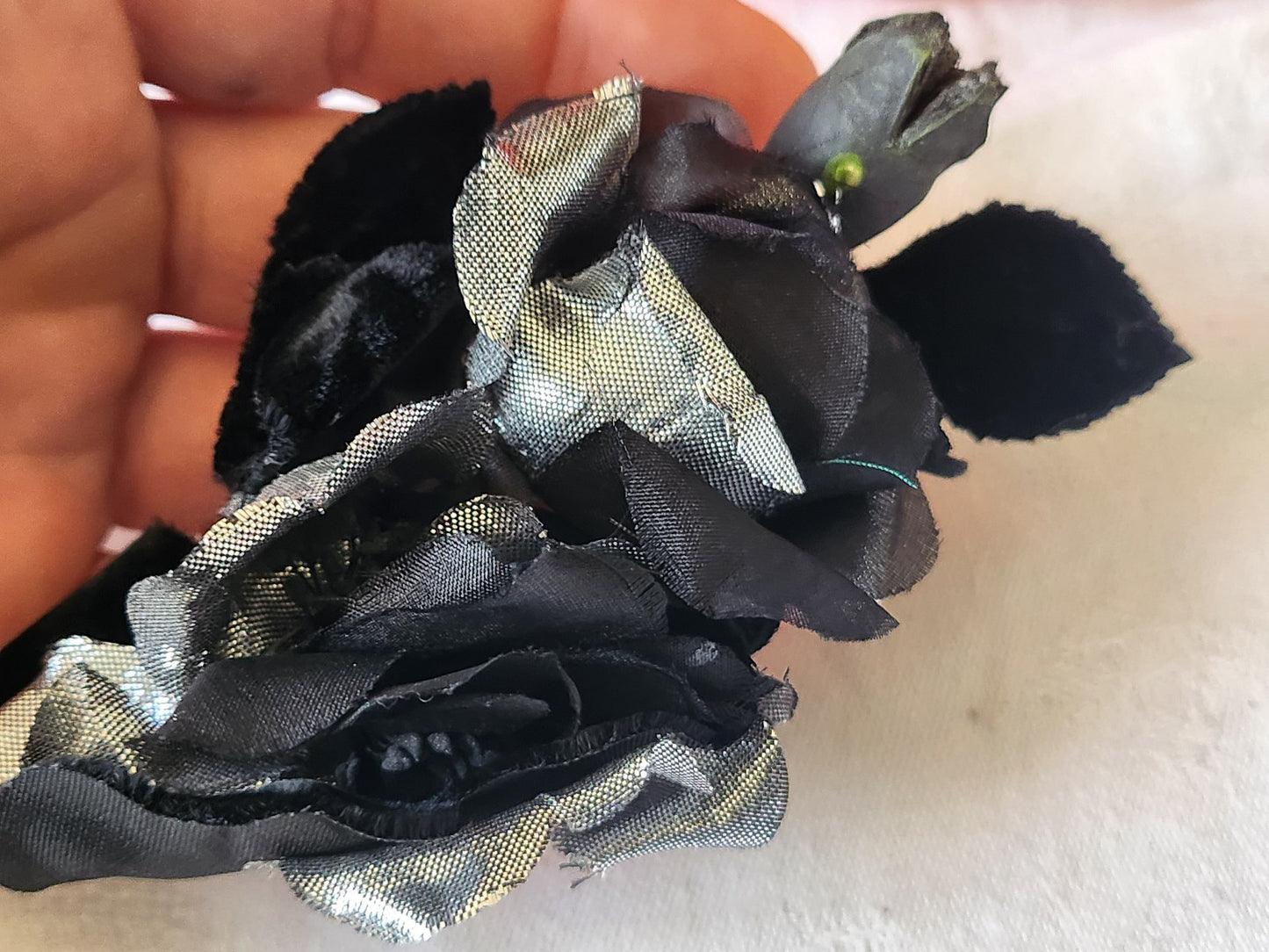 Lot deux fleurs ancienne  sur broche chapeau  13,5 cm T0-10