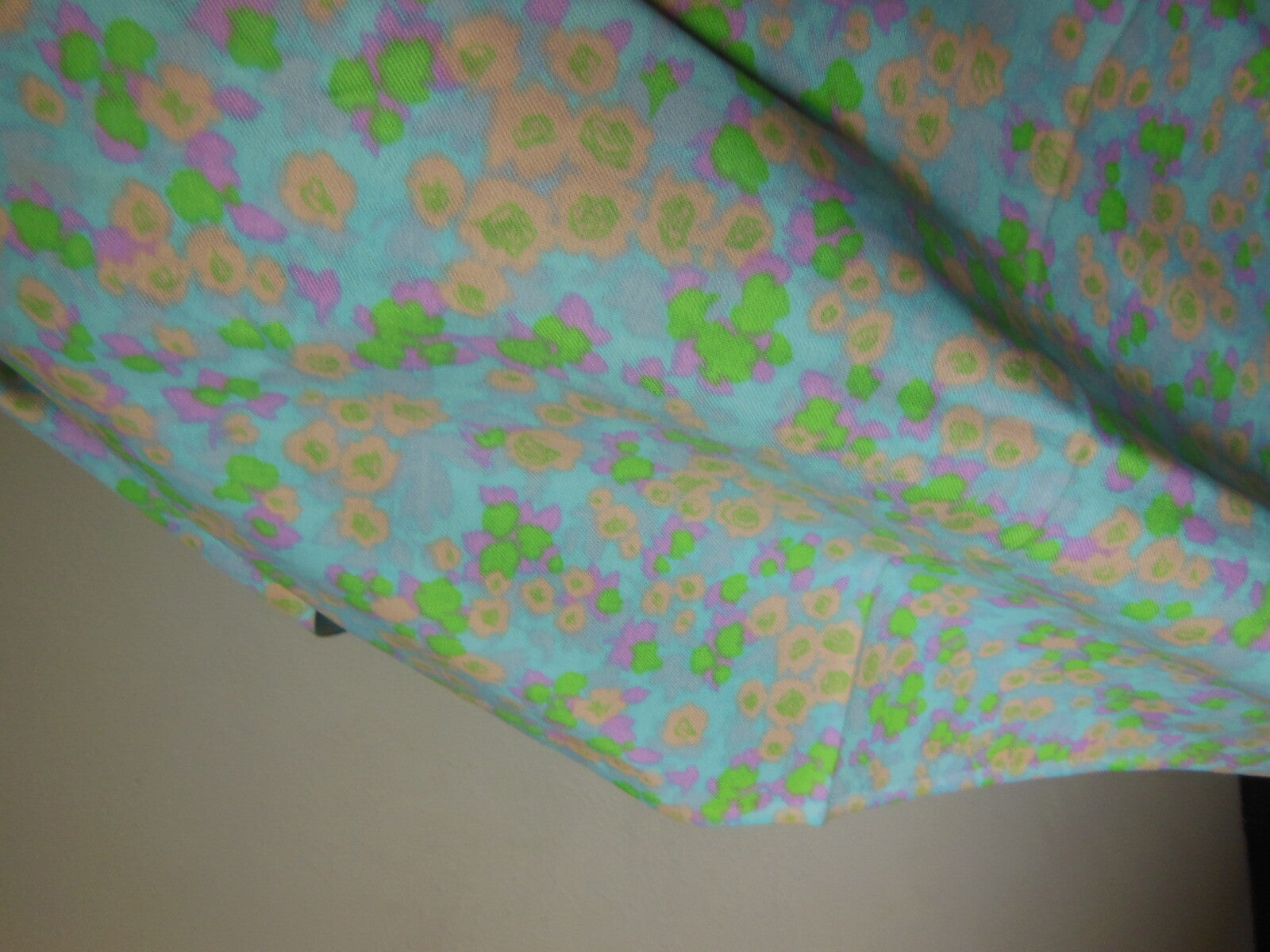 Ancien coupon tissu vintage bleu vert saumon fleur 1 m 90 sur 1 mètre B6