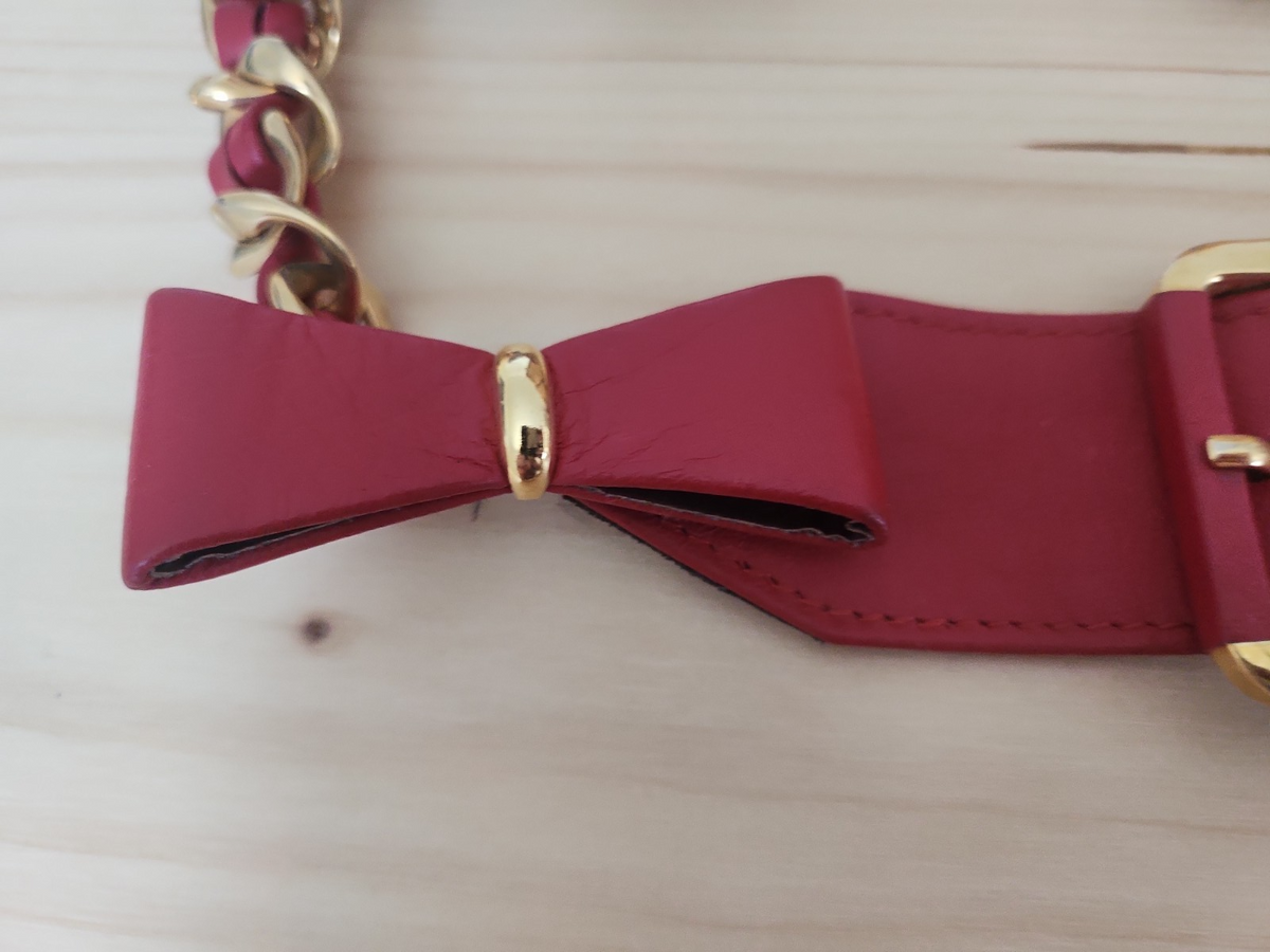 Ceinture ancienne vintage cuir rouge noeud métal doré  superbe