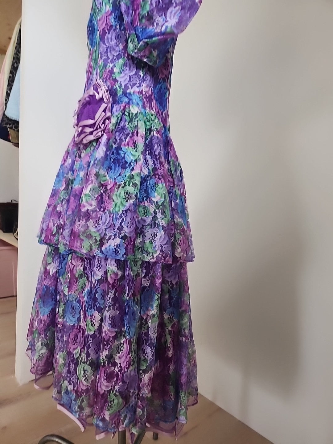 Kitch robe atypique violette vert dentelle jupon T38 Lina Innocenti ref portant