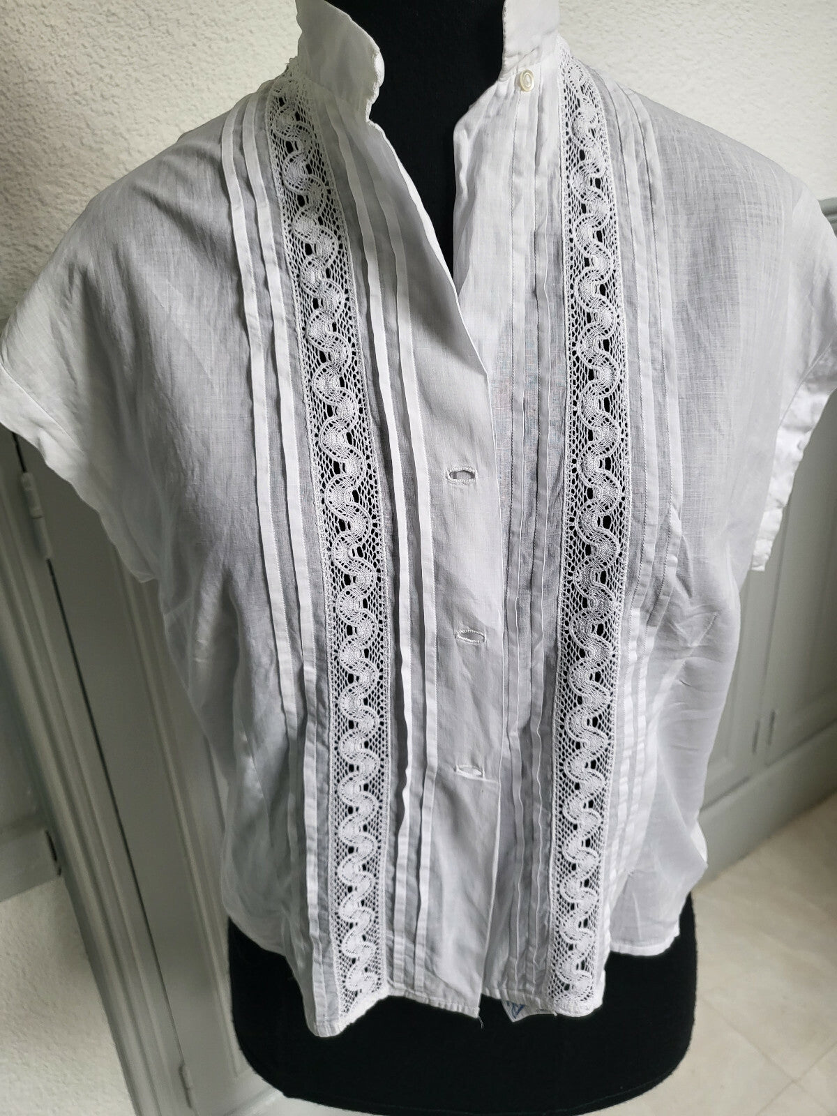 Chemisier vintage très fin dentelle plis religieux taille 38? B1