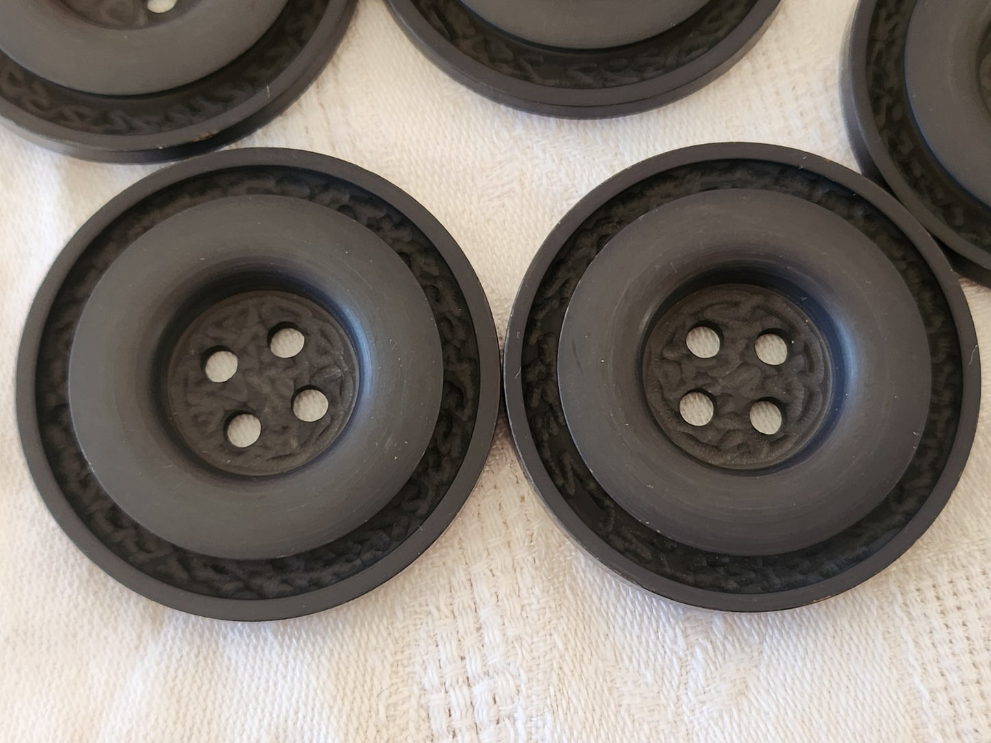 lot 6 boutons vintage énormes gris mat XXL trous 4,3 cm ref 6073