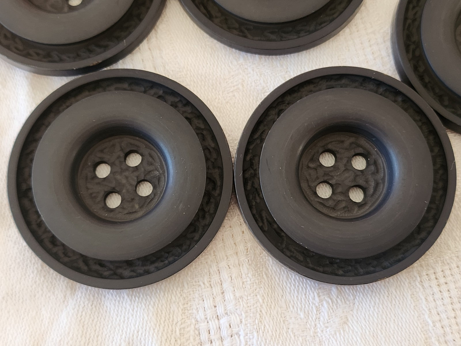 lot 6 boutons vintage énormes gris mat XXL trous 4,3 cm ref 6073
