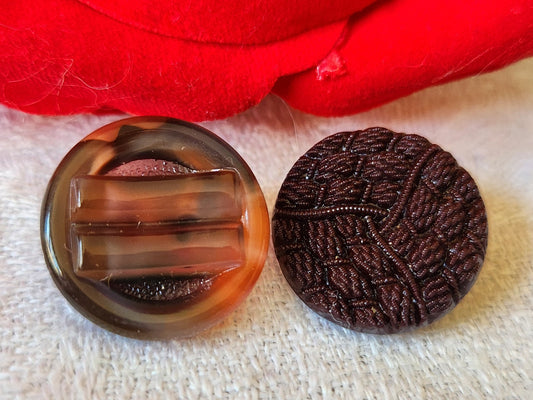 Duo boutons anciens en verre vintage marron  travaillé 1,7 cm G19E