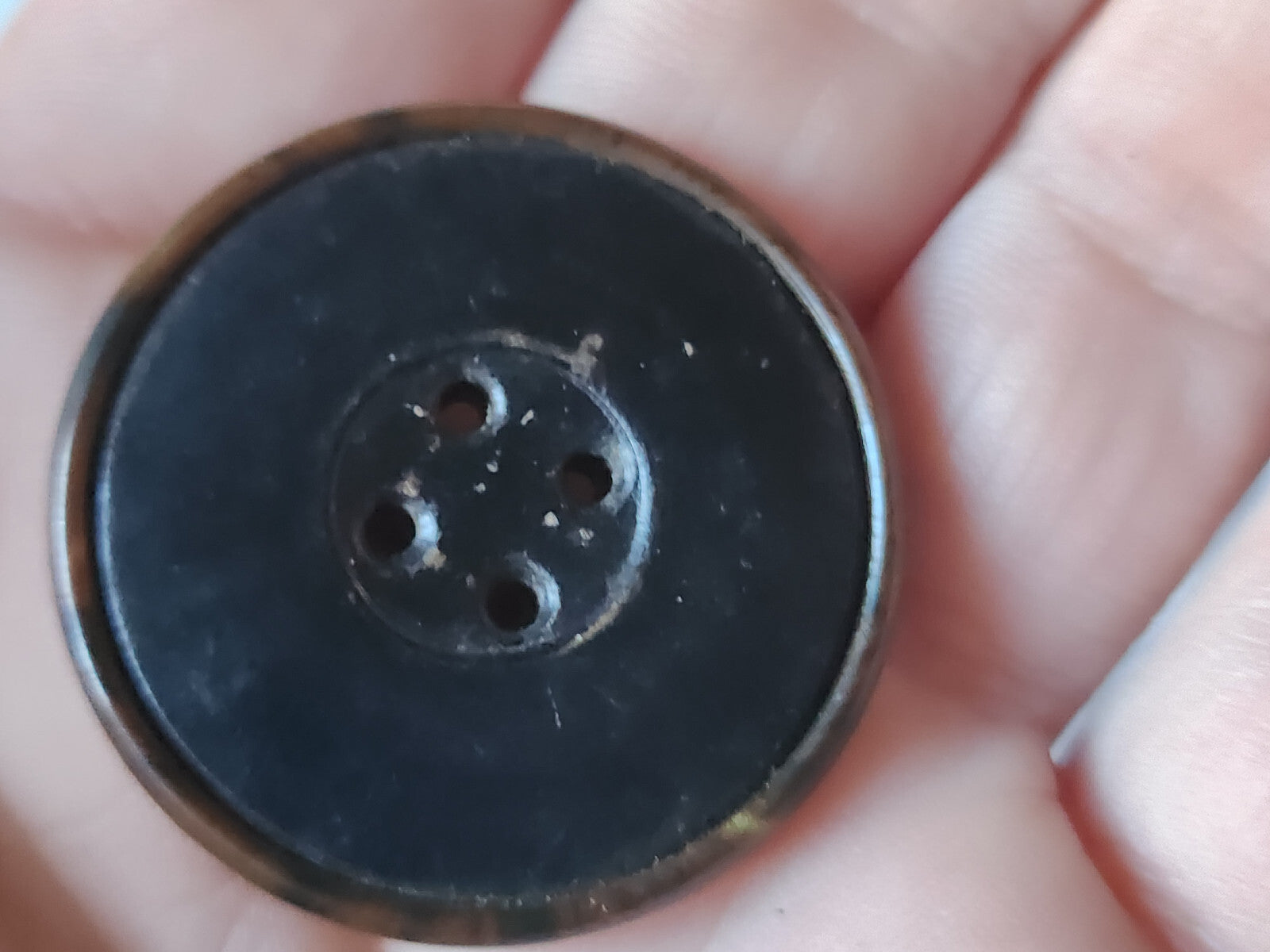 Gros bouton ancien en celluloïd marron diamètre: 3,5  cm D7T
