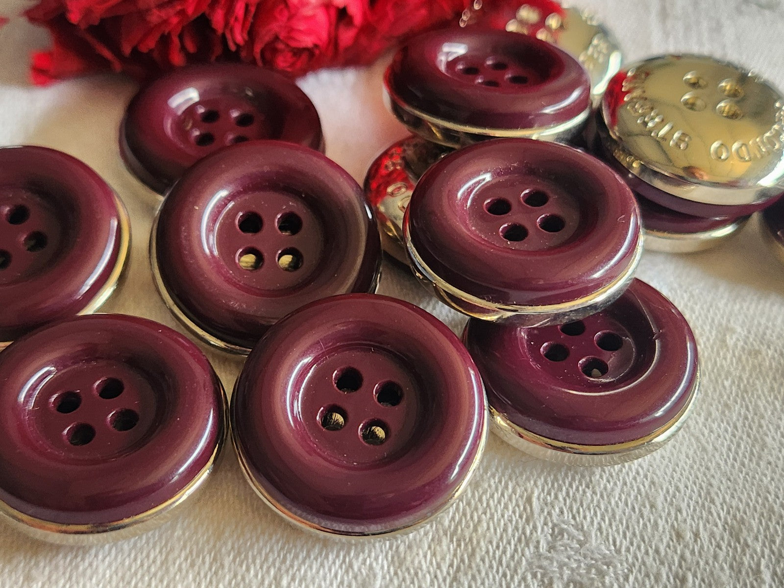 Lot 7 boutons vintage lie de vin argenté 2,3 cm trous épais ref 1240