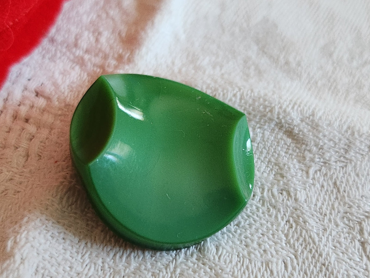 Gros bouton ancien en verre vintage vert 2,6 cm 26 mm G16J