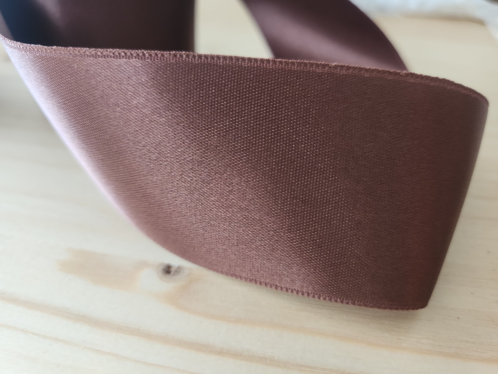Ruban ancien satin vintage marron large 3 mètres 20 sur 3,8 cm double face T1-9