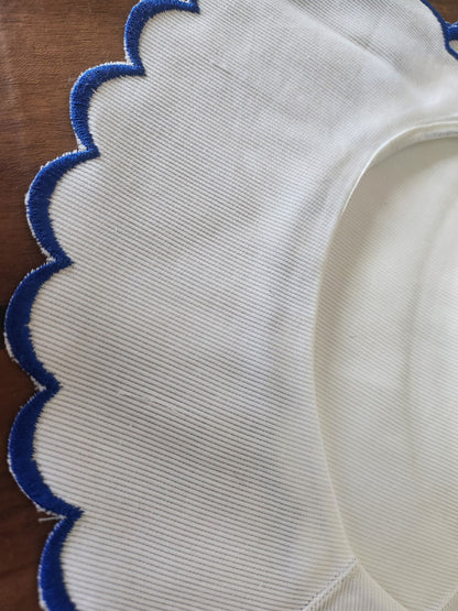 Ancien  col en tissu tramé broderie bleu feston à l'unité  B3-1
