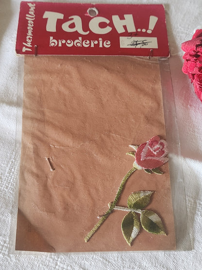 Ancien patch vintage thermocollant "rose" broderie customisation 