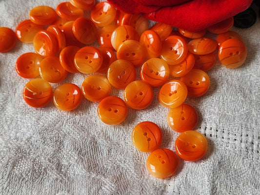 Lot 23 boutons vintage camaieu orange trous 1,2 cm ref 6558