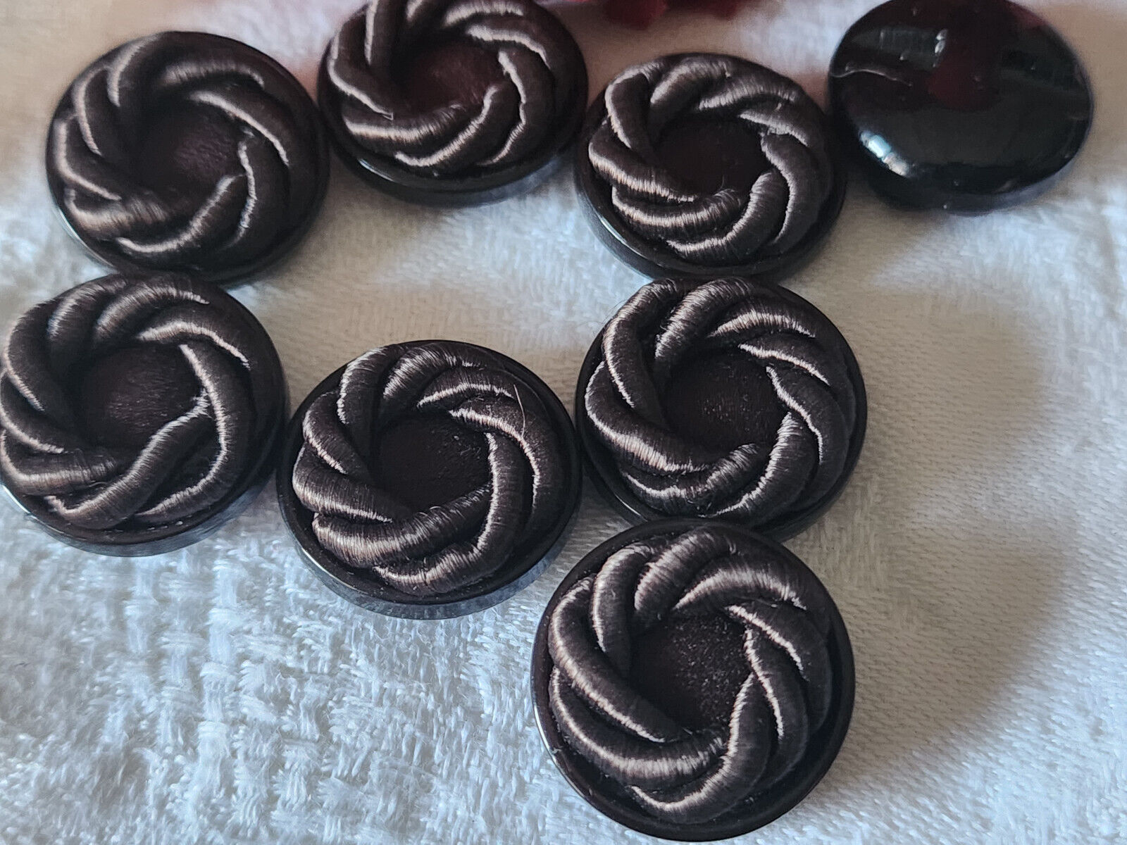 lot 6 boutons anciens vintage passementerie marron pied 1,9 cm ref 5669