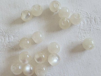 Lot 15 boutons vintage boule blanc rose mini 0,9 cm ref 6188